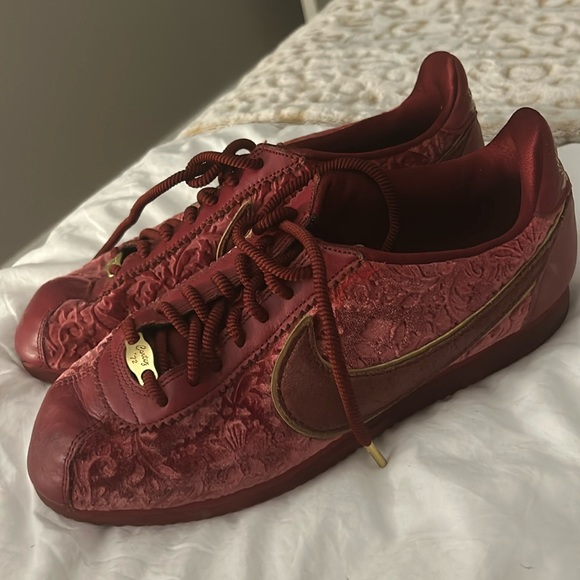 Nike Cortez Classic Special Edition Velvet Red Crush Casual Lace Sneaker Size 10 - Picture 4 of 14